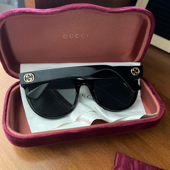 Gucci Cateye Polarized Sunglasses - Picture 8 of 10